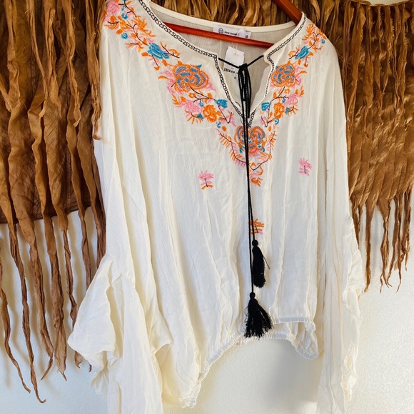 NWT Pink Diamond Bohemian Embroidered Blouse - Picture 2 of 5